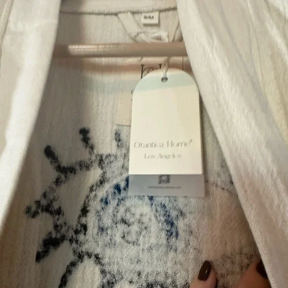 Cream Robe with Blue and Black Eye Design - Picture 4 of 5